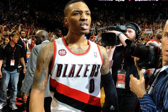 塔图姆31+8利拉德32分 凯尔特人险胜雄鹿7连胜