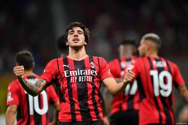 塔图姆31+8利拉德32分 凯尔特人险胜雄鹿7连胜